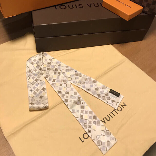 LOUIS VUITTON - 限定セール ルイヴィトン バンドースカーフの通販 by 