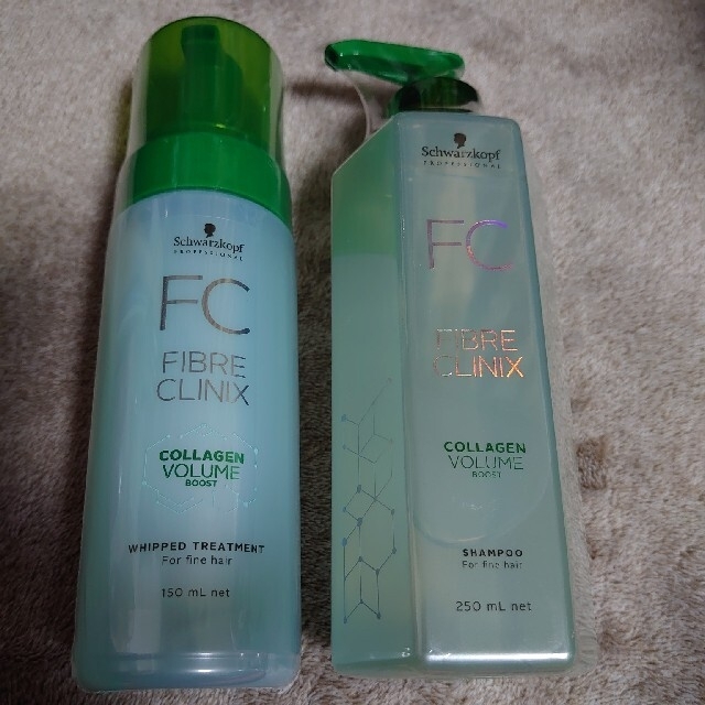 Schwarzkopf PROFESSIONAL 「ファイバークリニクス」ボリューム シャンプートリートメント+オマケの通販 by プロフ必読下さい。 モミタ07 ファイバークリニクス ホイップ トリートメント