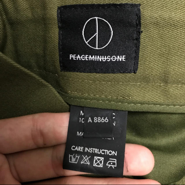 PEACEMINUSONE(ピースマイナスワン)のpeaceminusone カーキworkpants日曜日限定破格 メンズのパンツ(ワークパンツ/カーゴパンツ)の商品写真