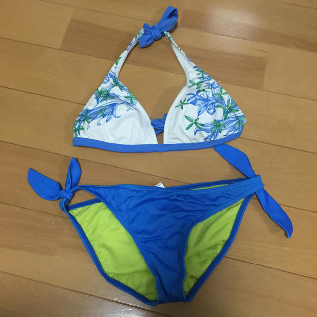 billabong(ビラボン)の花柄ビキニ レディースの水着/浴衣(水着)の商品写真