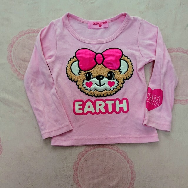 EARTHMAGIC(アースマジック)のロンT　お値下げ😊 キッズ/ベビー/マタニティのキッズ服男の子用(90cm~)(Tシャツ/カットソー)の商品写真