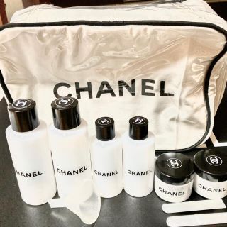 シャネル(CHANEL)のシャネル CHANEL トラベルポーチ コスメポーチ  化粧ポーチ 未使用(ポーチ)