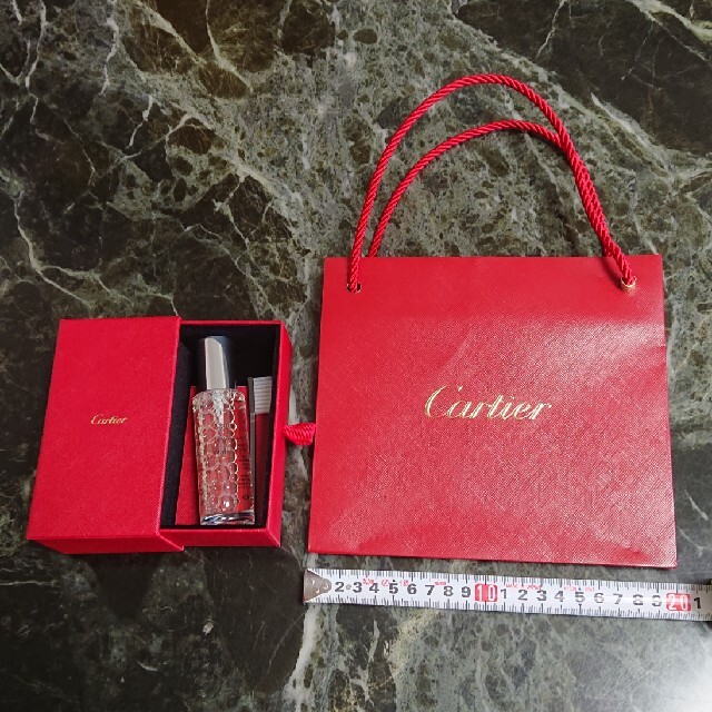 Cartier(カルティエ)の新品★未使用★カルティエ★クリーニングキット&ショップ袋 レディースのバッグ(ショップ袋)の商品写真