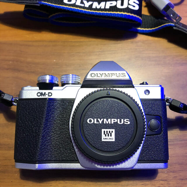 OLYMPUS(オリンパス)の【最終値下げ】オリンパス OM-D E-M10 MarkⅡ *OLYMPUS スマホ/家電/カメラのカメラ(ミラーレス一眼)の商品写真