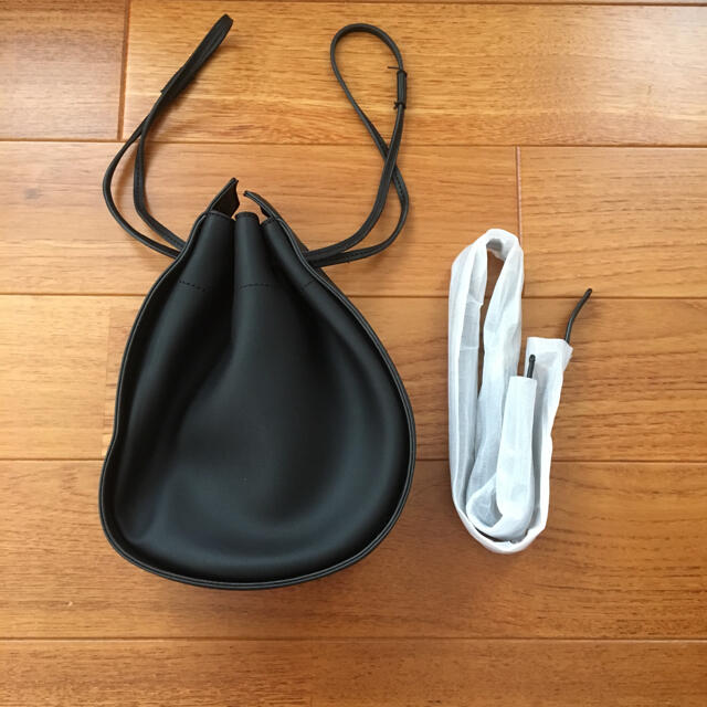 【chuclla】ソフトレザー 2way 巾着バッグ レディースのバッグ(ショルダーバッグ)の商品写真
