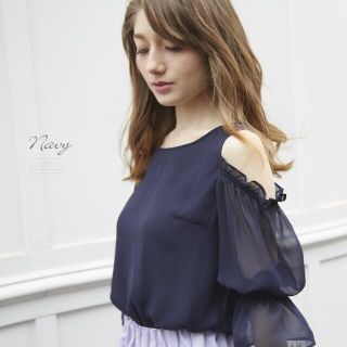 トッコ(tocco)の【美品】tocco closet オフショルダー(シャツ/ブラウス(長袖/七分))