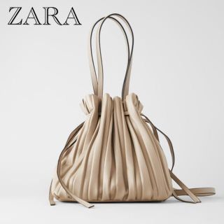 ザラ(ZARA)のZARA ザラ✳︎ プリーツ加工入りバケットバッグ プリーツバッグ プリーツ 小(ショルダーバッグ)