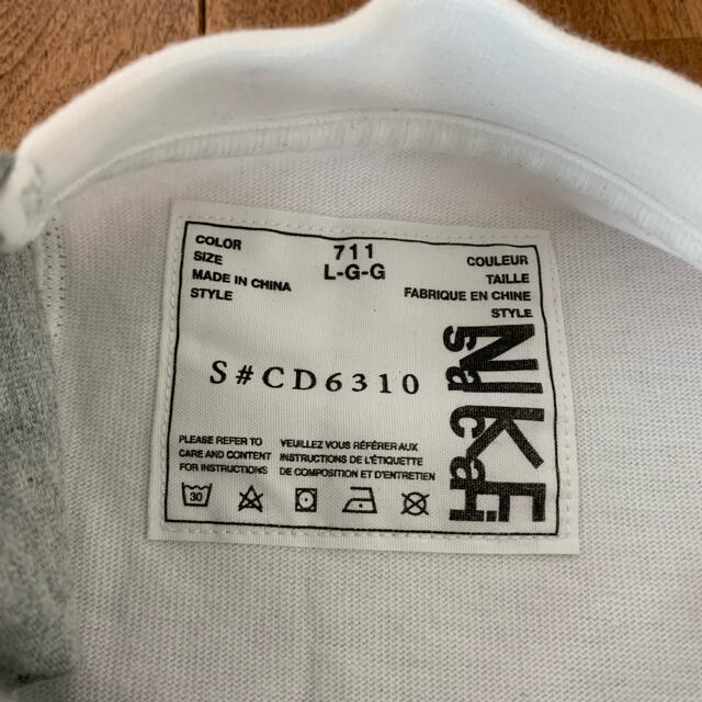 sacai(サカイ)の美中古品　nike sacai ハイブリッドT 再構築　L  メンズのトップス(Tシャツ/カットソー(半袖/袖なし))の商品写真