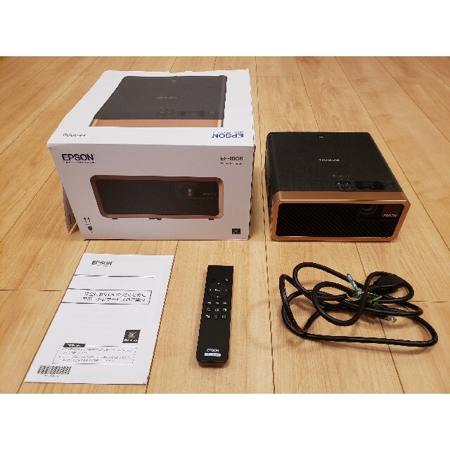 美品EPSON dreamio EF-100B ホームプロジェクター