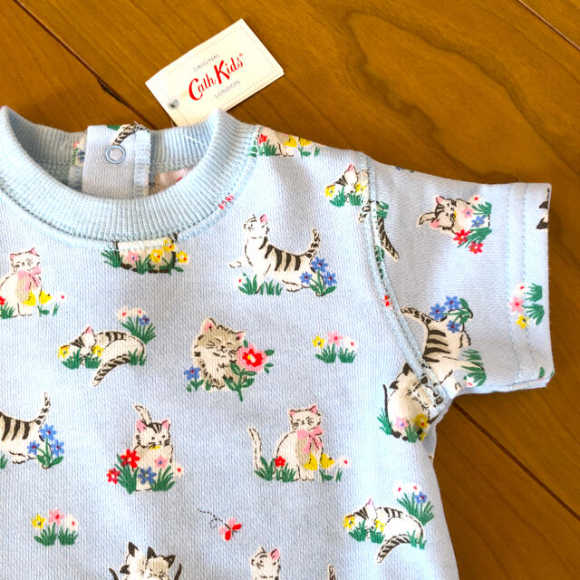 Cath Kidston(キャスキッドソン)の新品　キャスキッドソン　キッズワンピース　猫 キッズ/ベビー/マタニティのベビー服(~85cm)(ワンピース)の商品写真