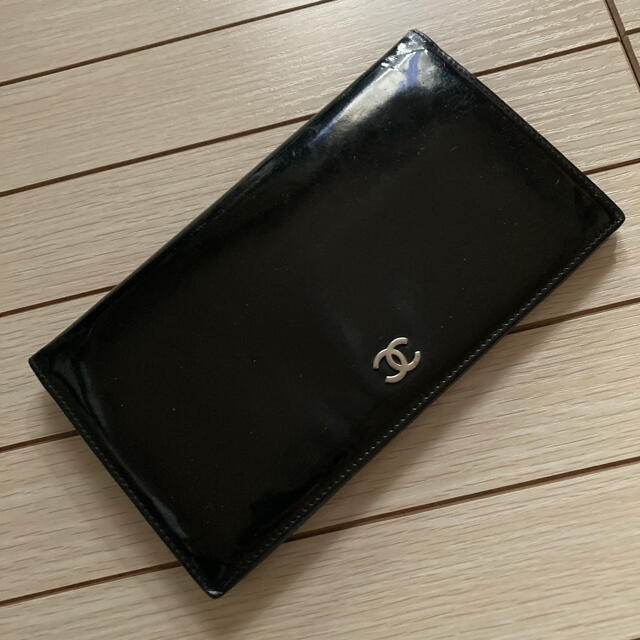 CHANEL(シャネル)のCHANEL  シャネル　長財布　エナメル レディースのファッション小物(財布)の商品写真