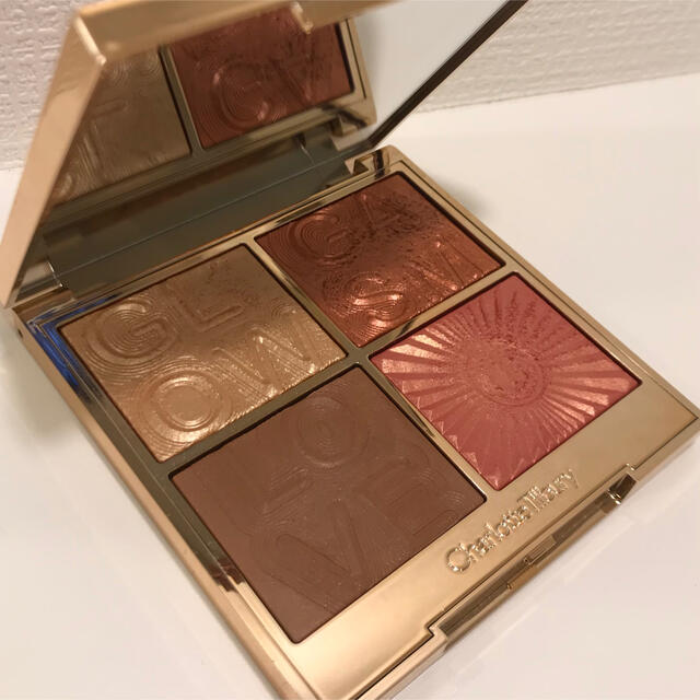 Sephora(セフォラ)のCharlotte Tilbury Glowgasm フェスパレット コスメ/美容のベースメイク/化粧品(フェイスカラー)の商品写真