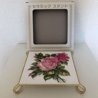 ローラアシュレイ(LAURA ASHLEY)の【新品・未使用品】花台・鍋敷き・壁掛け(鍋/フライパン)