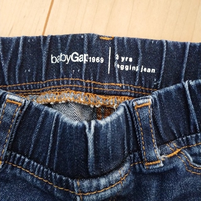 babyGAP(ベビーギャップ)のジーンズ ベビーギャップ 100センチ キッズ/ベビー/マタニティのキッズ服男の子用(90cm~)(パンツ/スパッツ)の商品写真
