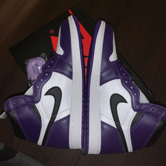 NIKE(ナイキ)の 【最安値】Air Jordan 1 Retro HIgh OG purple メンズの靴/シューズ(スニーカー)の商品写真
