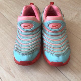 ナイキ(NIKE)のNIKE♡ダイナモフリー♡22センチ(スニーカー)