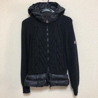 モンクレール(MONCLER)のモンクレール　フード付ニット黒(ニット/セーター)