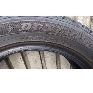 ダンロップ(DUNLOP)のダンロップ  スタッドレスタイヤ205/55R16 3本セット　2018年製造(タイヤ)