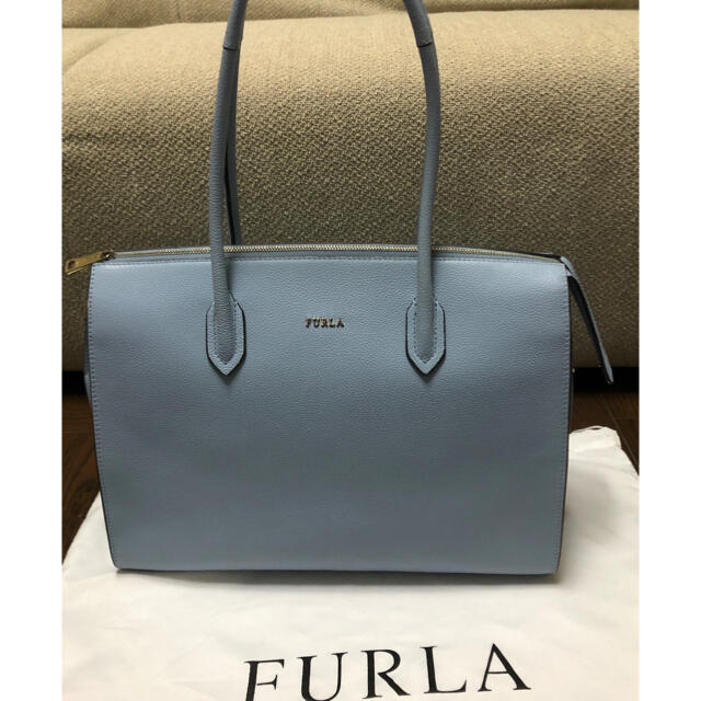 FURLA フルラ　肩掛け　バッグ　水色　A4可能トートバッグ