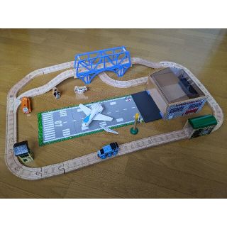 人気色 木製トーマス ジェレミー テレンス エアポート 飛行場セット