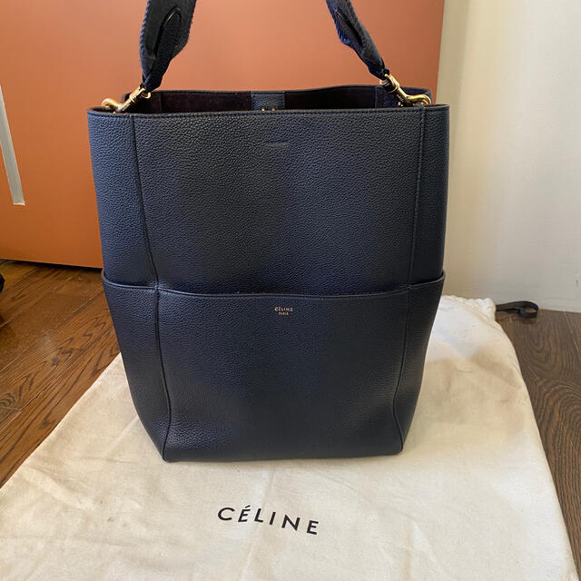 CELINE セリーヌ バケツ型バッグ　Seau Sangle Bag