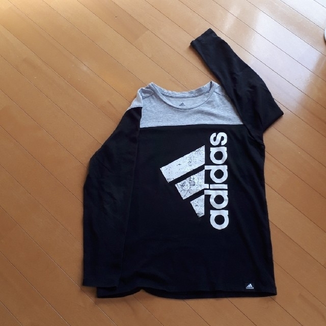 adidas(アディダス)のアディダス　　ロングティシャツ160cm キッズ/ベビー/マタニティのキッズ服男の子用(90cm~)(Tシャツ/カットソー)の商品写真