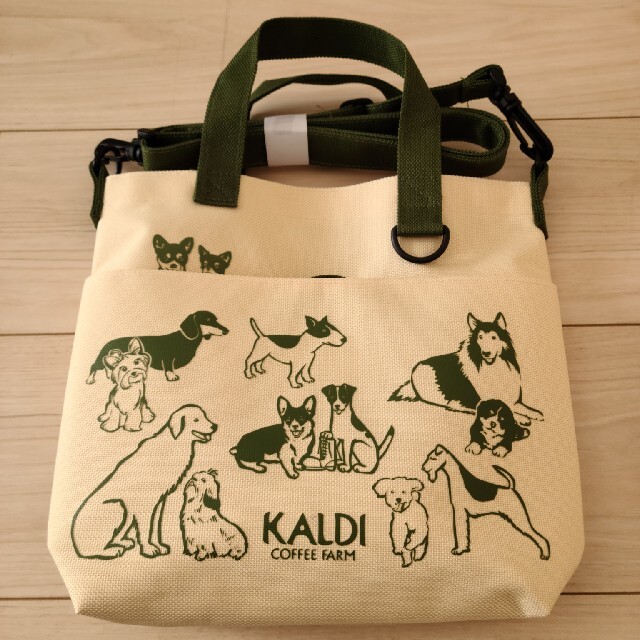 KALDI(カルディ)のKALDI　犬の日　おさんぽバッグ レディースのバッグ(ショルダーバッグ)の商品写真