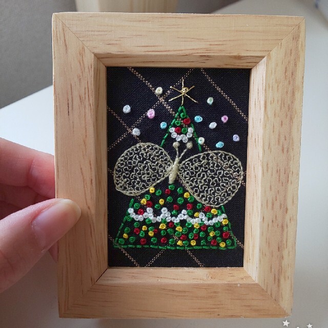 mina perhonen - ミナペルホネン クリスマスツリー 刺繍 ハンドメイド 壁掛け 写真立て