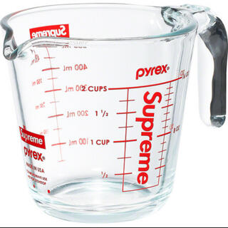 シュプリーム(Supreme)のSupreme Pyrex 2-Cup Measuring Cup(調理道具/製菓道具)