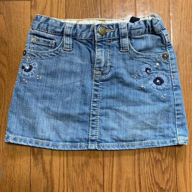 GAP Kids(ギャップキッズ)のGAPキッズ デニムスカート 120 キッズ/ベビー/マタニティのキッズ服女の子用(90cm~)(スカート)の商品写真