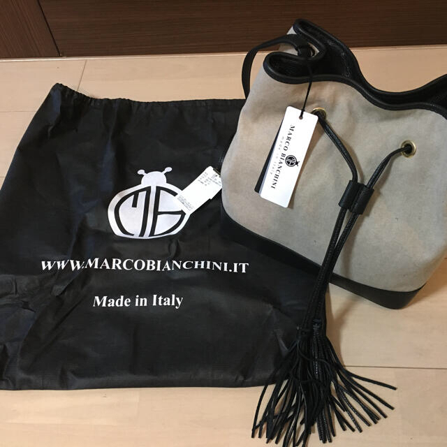 【新品】マルコビアンチーニ　巾着バッグ　 レディースのバッグ(ショルダーバッグ)の商品写真