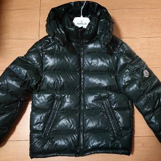 MONCLER(ダウンコート ・ グリーン・カーキ/緑色系)のフリマ MONCLER(ダウンコート ・ グリーン・カーキ/緑色系)のフリマ