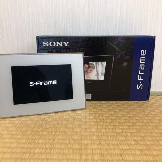 ソニー(SONY)のSONY デジタルフォトフレーム　DPF-X75(S)(ディスプレイ)