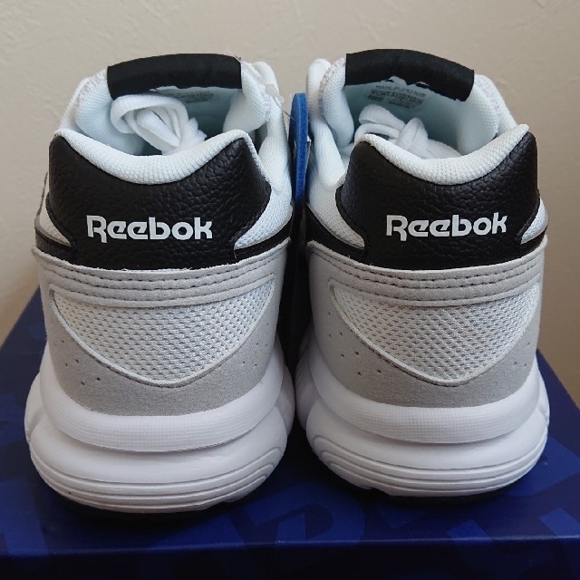 Reebok(リーボック)の【最終値下】 リーボック ロイヤルランフィニッシュ 27.5cm メンズの靴/シューズ(スニーカー)の商品写真