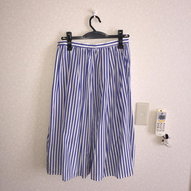INED(イネド)のINED ストライプ膝丈スカート レディースのスカート(ひざ丈スカート)の商品写真