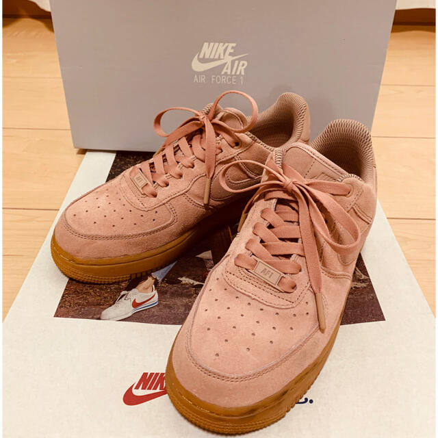 NIKE AIR FORCE 1 ’07 SE ガムソール