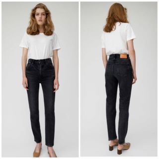 マウジー(moussy)の美品　moussy MVS デニム　黒　スキニー　SKINNY 24(スキニーパンツ)