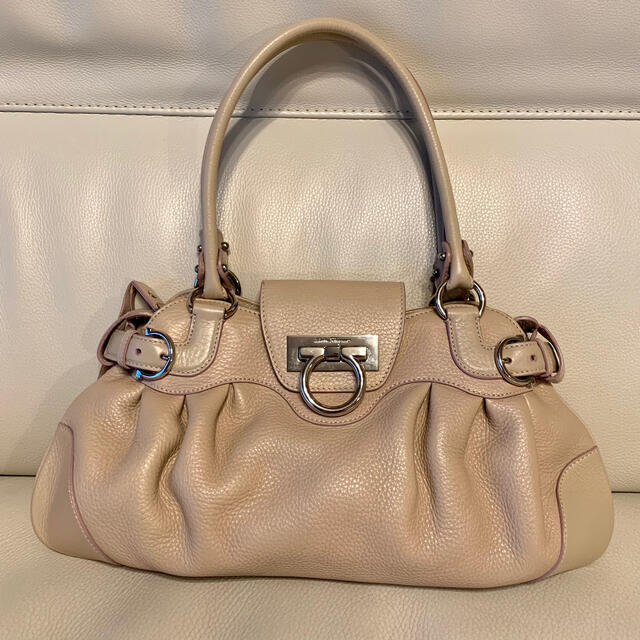 Salvatore Ferragamo - 【美品】Ferragamo ガンチーニ ショルダー