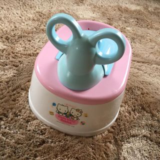 ハローキティ(ハローキティ)の専用ページ ハローキティbabies 補助便座 おまる(補助便座)