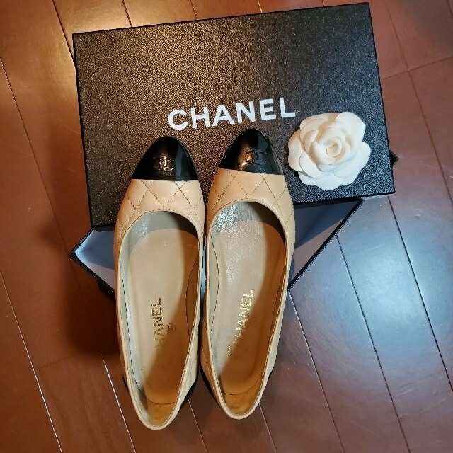 CHANEL(シャネル)のすみふぅ様々専用❇️美品　完売シャネルパンプス　フラットシューズ レディースの靴/シューズ(バレエシューズ)の商品写真