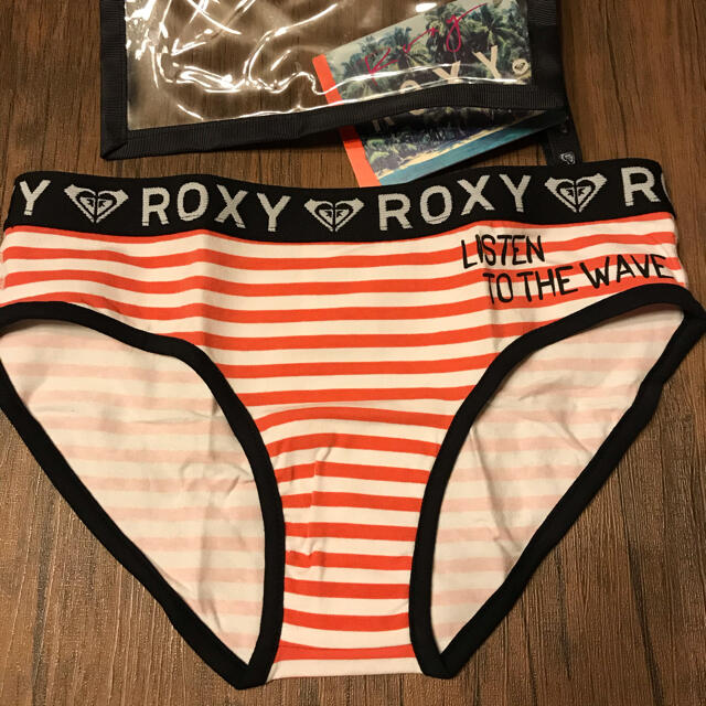 Roxy(ロキシー)のROXY ロキシー ショーツ 新品未使用 レディースの下着/アンダーウェア(ショーツ)の商品写真