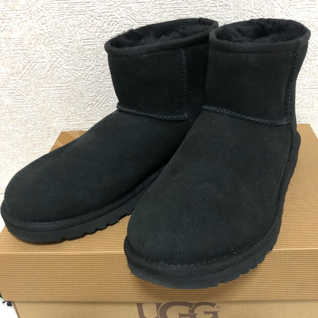 ブーツ【専用】UGG ムートンブーツ ショート 黒 23センチ - ブーツ