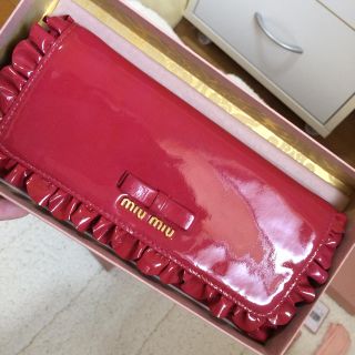 ミュウミュウ(miumiu)のミュウミュウ♡フリルリボン長財布(財布)