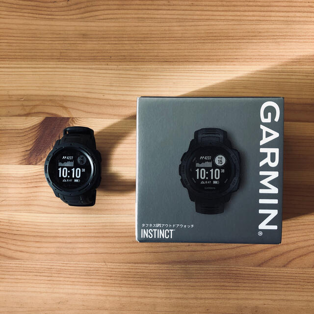 【未使用・付属品完備】GARMIN アウトドアウォッチ Instinct メンズの時計(腕時計(デジタル))の商品写真