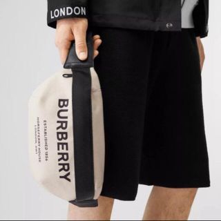 バーバリー(BURBERRY)の【値下げ可能】BURBERRY Horseferry コットンキャンバス バッグ(ショルダーバッグ)