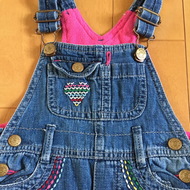 babyGAP(ベビーギャップ)のベビーギャップ　デニムオーバーオール　80cm 女の子ロンパース　パンツ キッズ/ベビー/マタニティのベビー服(~85cm)(パンツ)の商品写真