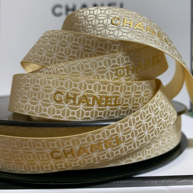 CHANEL(シャネル)の1.5cm幅 CHANEL ラッピング リボン  インテリア/住まい/日用品のオフィス用品(ラッピング/包装)の商品写真