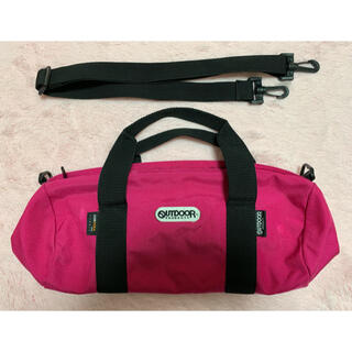 アウトドア(OUTDOOR)のOUTDOOR ミニ ボストンバッグ(34×15×15) ピンク 肩紐付き(ボストンバッグ)