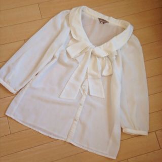 ジャスグリッティー(JUSGLITTY)のジャスグリッティー完売クリーミーブラウス(シャツ/ブラウス(長袖/七分))