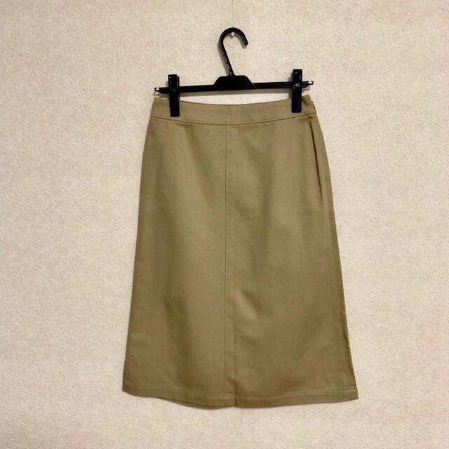 TOMORROWLAND(トゥモローランド)の美品  GALERIE  VIE  ベージュのひざ下スカート レディースのスカート(ひざ丈スカート)の商品写真